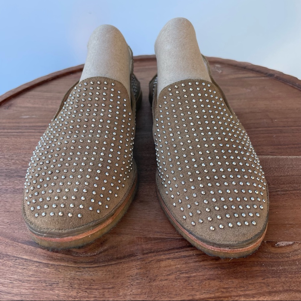 Vince Camuto Women Signature Alvita Studded Suede Slip-On Flats 6.5 Tobacco - Picture 3 of 11
